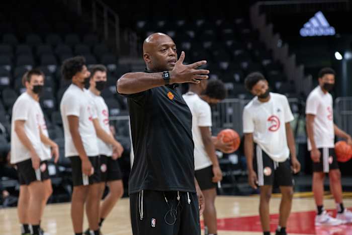 Assistant Coach Nick Van Exel at Atlanta Hawks Coaches Clinic